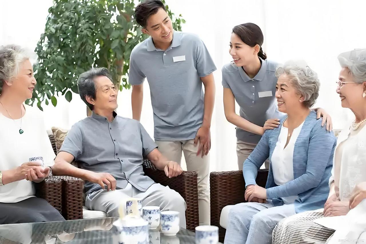 现在老年人养老金多少合适，还真没有标准答案。2024年全国城镇职工养老保险退休人