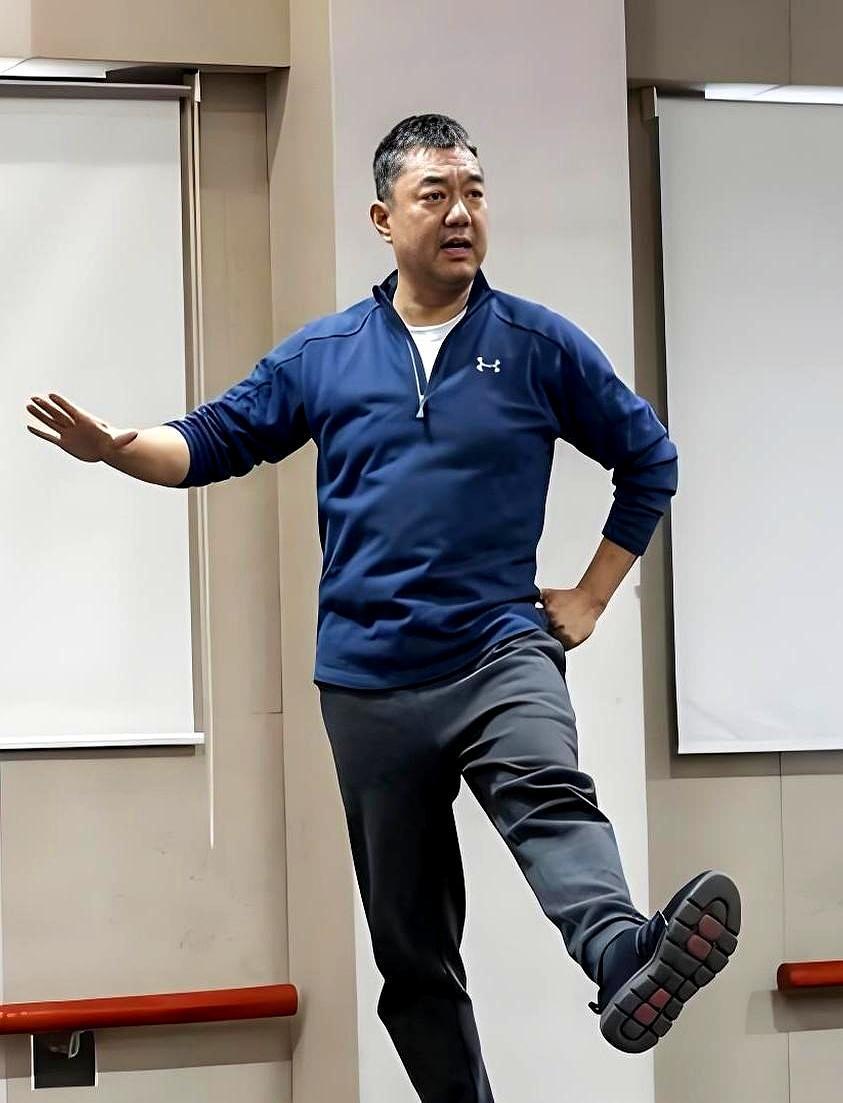 重刷《大明王朝1566》，我才惊觉，陈宝国、倪大红演得再好，也只是“术”，董勇的