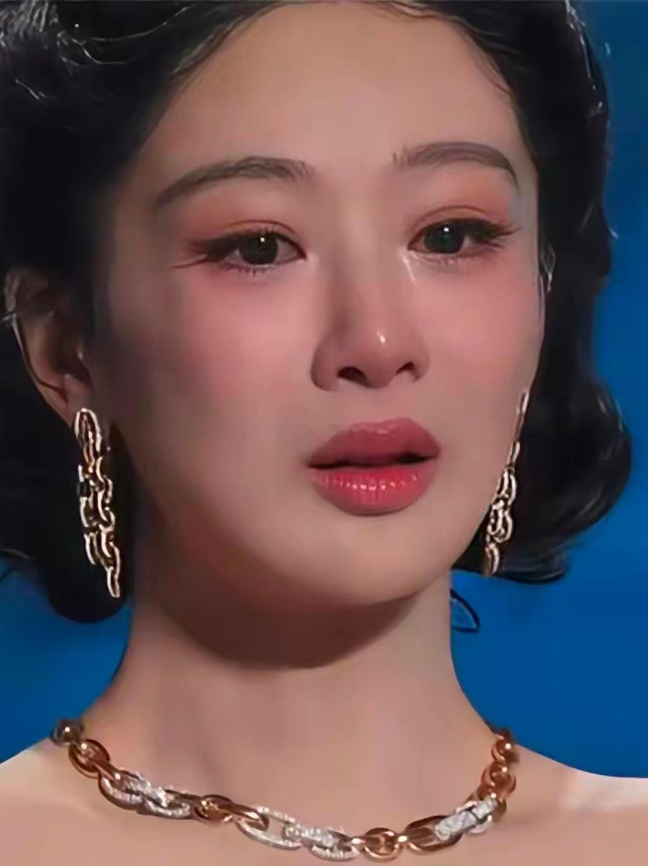 杨紫这一哭，可把珠宝商和礼服商整着急了，明明是想给自己品牌打个广告的，偏偏杨紫一
