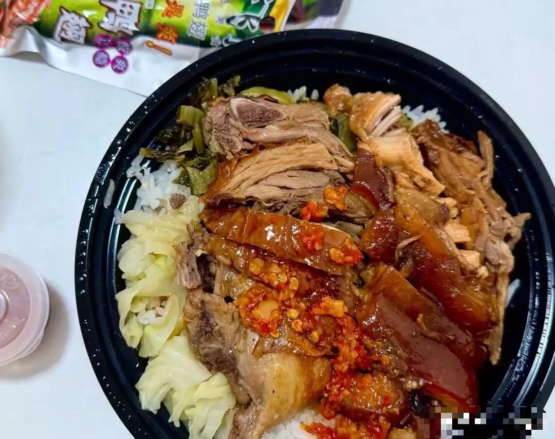 搞不懂现在的餐饮老板是什么套路，奶茶5块两杯，配送费7块，京东自己下单自己送，白