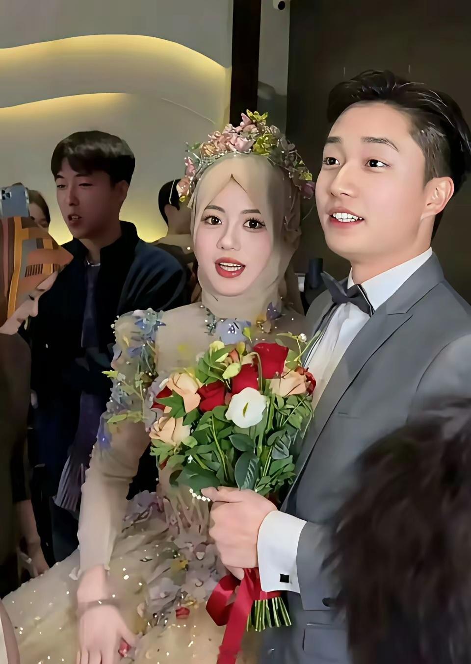 回族人的婚礼，新郎新娘都是美女帅哥，未来的孩子得好看成啥样？