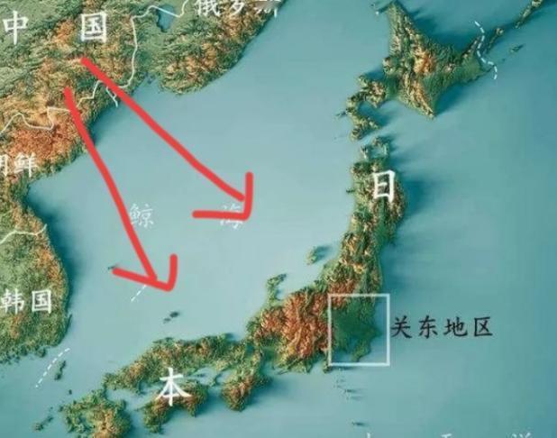 有日本网友表示，就算真的中日开战了，也打不到日本本土，因为会在冲绳一带就被完全抵