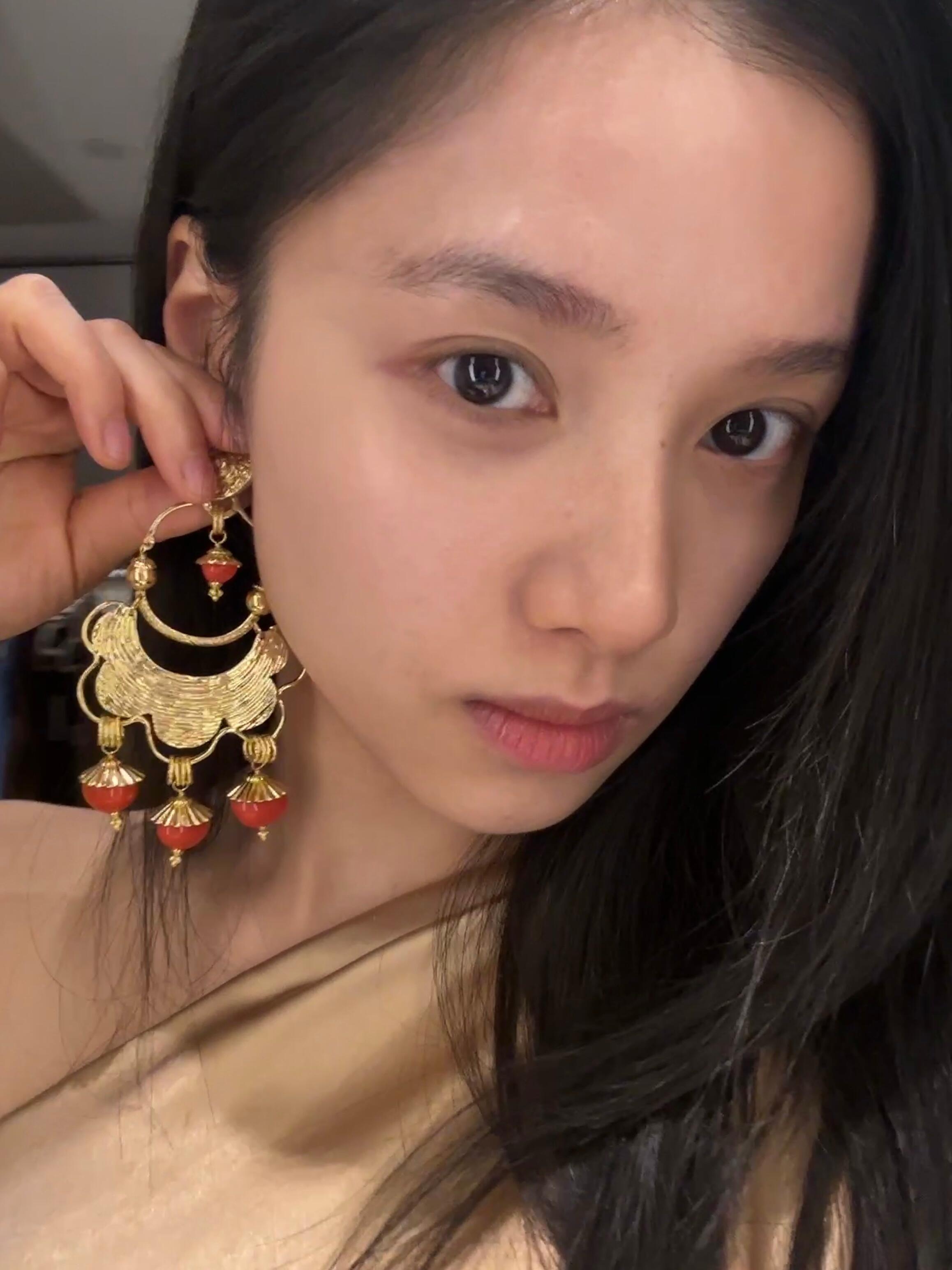 张婧仪更新18宫格年底了仪丝又幸福啦！