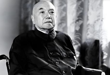 1934年，红六军团52团800多人在贵州断后掩护主力突围，从此人间蒸发。萧克将