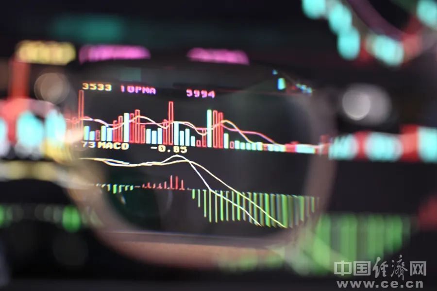 震动金融圈! 券商高管涉“老鼠仓”, 罚没1.35亿元!