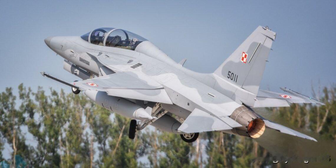 🚀🇵🇱波兰确认FA-50PL战斗机将配备AIM-9X导弹今年1月，波