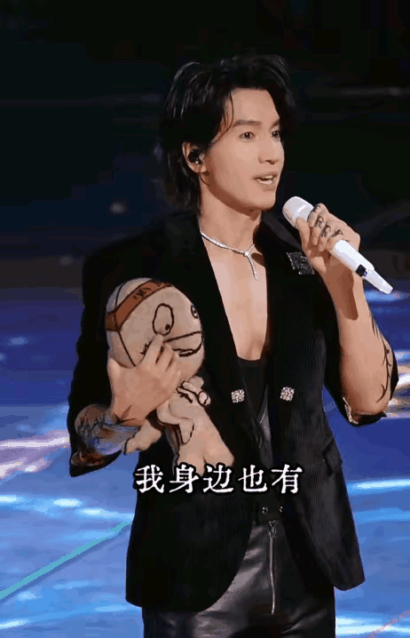 言承旭这波摊牌，算是把圈里那点弯弯绕绕摆到了明面上。演唱会上一句“吵架吵不