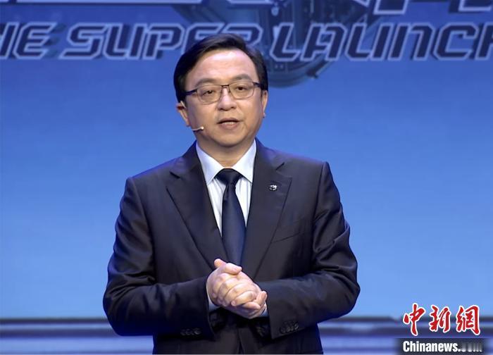 在众多车企里，比亚迪绝对是最不能小看的，因为它已经把固态电池的上市时间定死了。比