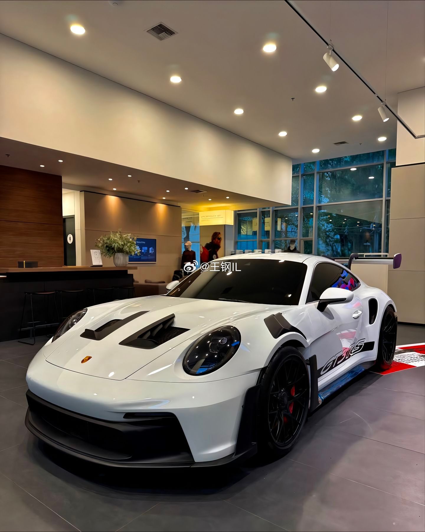 这代的GT3RS颜值拉满保时捷​​​