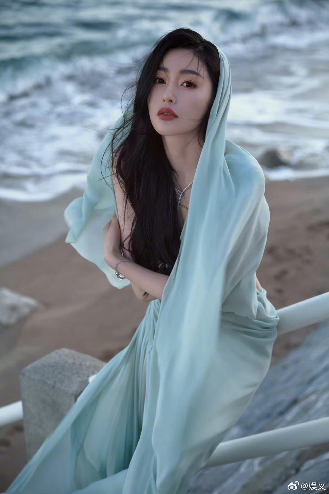 曝张天爱脚受伤了张天爱为戏增肥增肥扮角色、受伤仍坚持，张天爱对待作品的认真态度