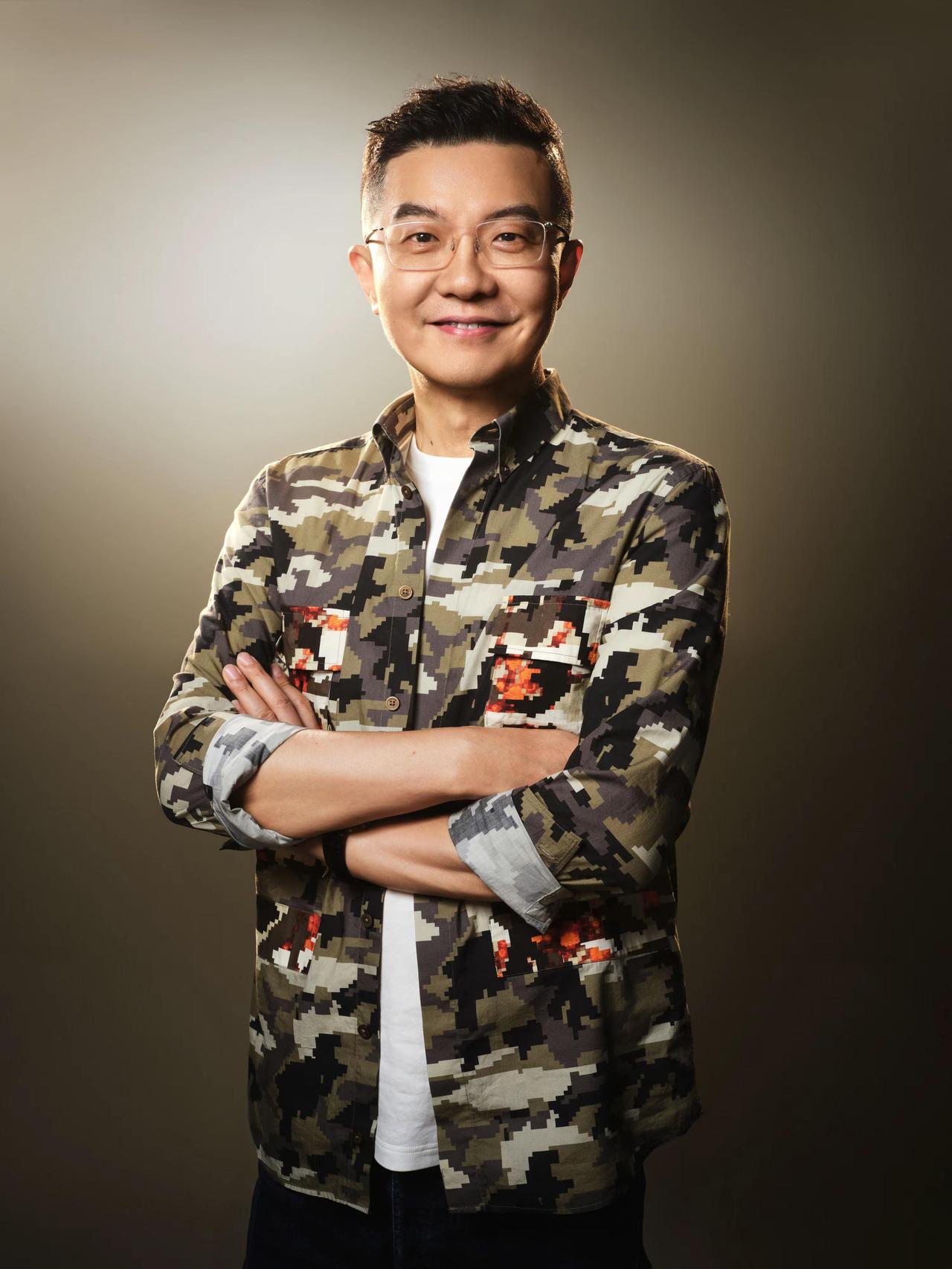 我们的代言人我来宠。班也探了，花也送了，合影也拍了，代言人太养眼了！同频合拍的双