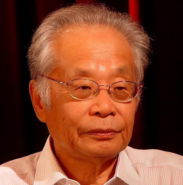 科学院院士主动为李嘉诚叫屈,还怒批港媒,究竟安的什么心?