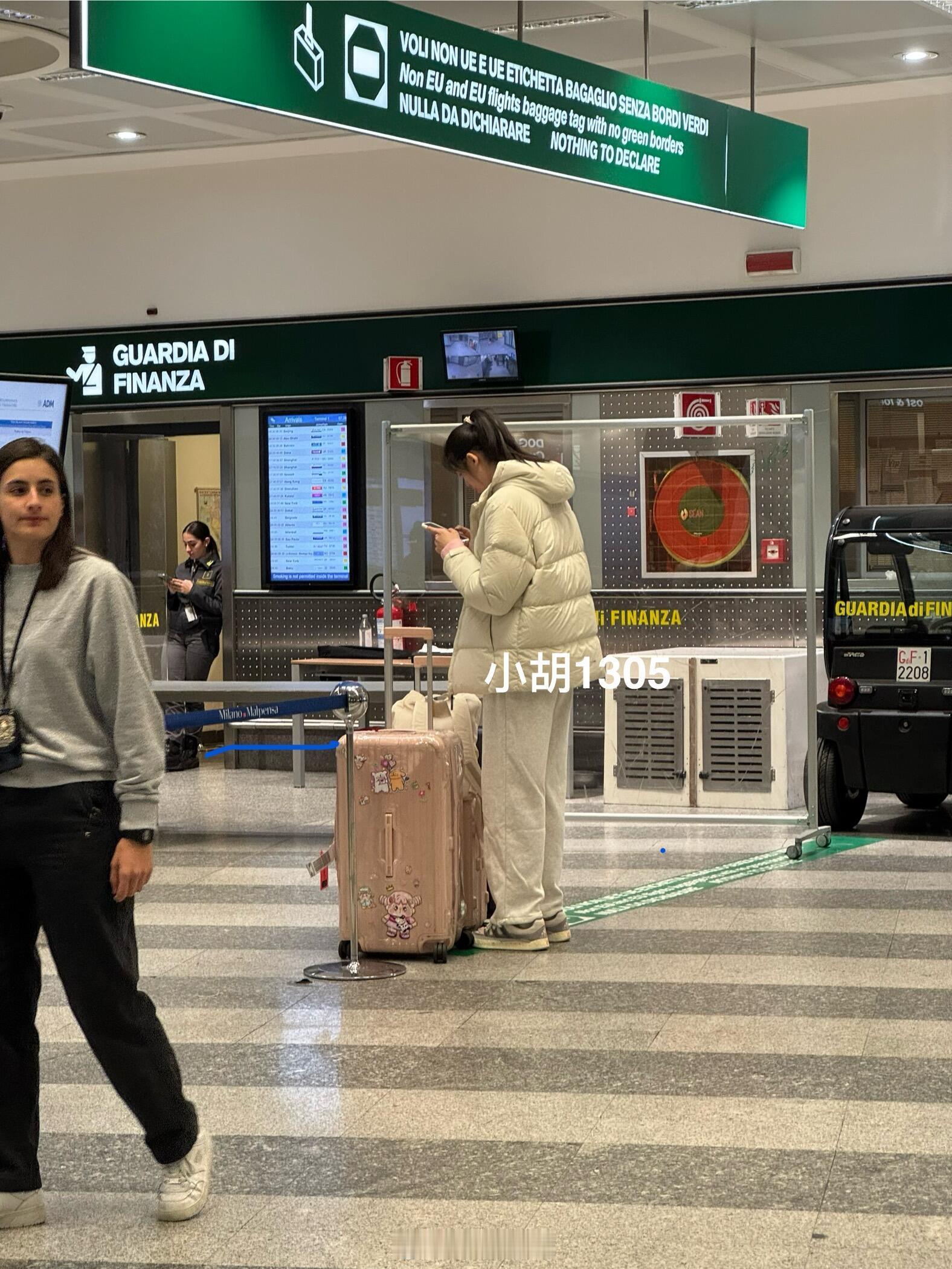 排球明星小🍠网友“13Hao”在意大利机场偶遇李盈莹：“跟李盈莹同一天飞✈