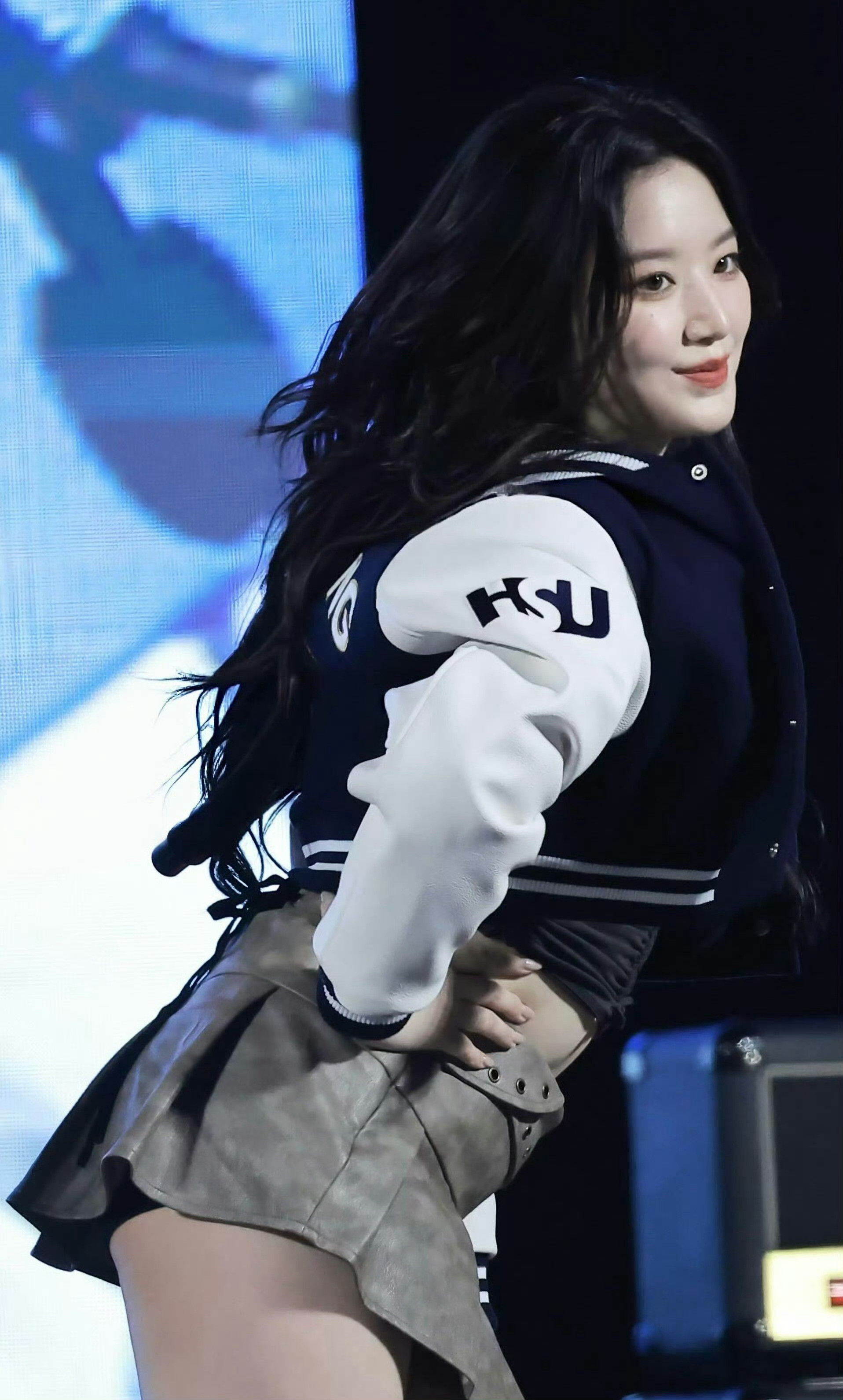 叶舒华这么饱满吗，舞台造型美翻了