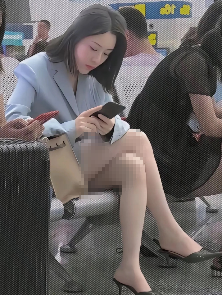 天啊，你看我在高铁站发现了啥，要走不动道了