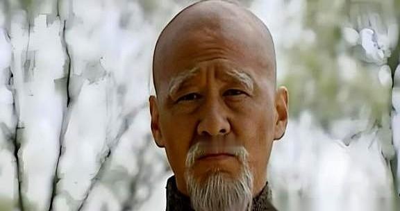 老佛爷跑路，跑到山西，兜比脸还干净。张口就要跟首富乔家“借”10万两。乔致庸扑通