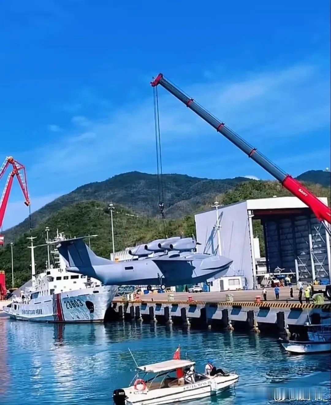 实拍南海新型国产地效飞行器，专属近海利刃，南海战术价值凸显……网传两张实拍画