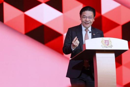 友好说辞全是表面功夫！新加坡总理亲笔致贺，私下对日立场尽显偏袒新加坡总理黄循