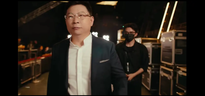 我觉得，余承东是中国科技和产业发展的最大功臣，不仅仅是华为的功臣。华为当年要卖
