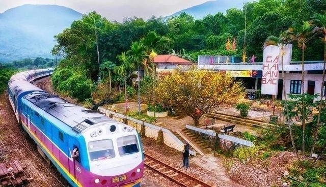 4月12日，越南悄无声息地干了一件大事。筹划了快二十年的“高铁梦”，终于砸下真金