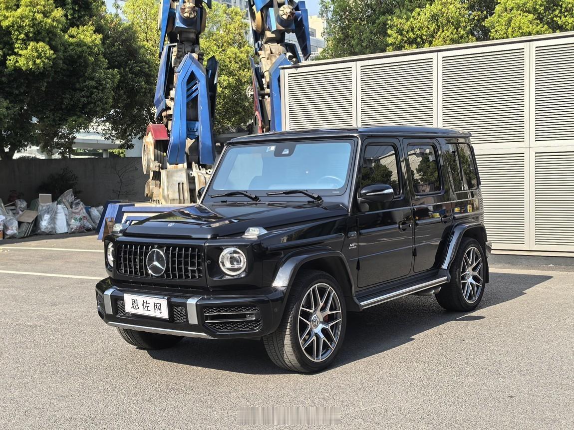 奔驰G63AMG2021年11月上牌，仪表里程32000公里车辆无过户记录
