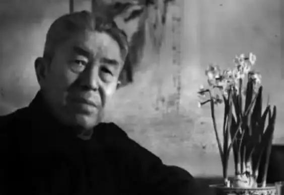 1983年，郑洞国的前妻想复婚，郑洞国的孩子们都同意，但郑洞国却摇头拒绝：“我一