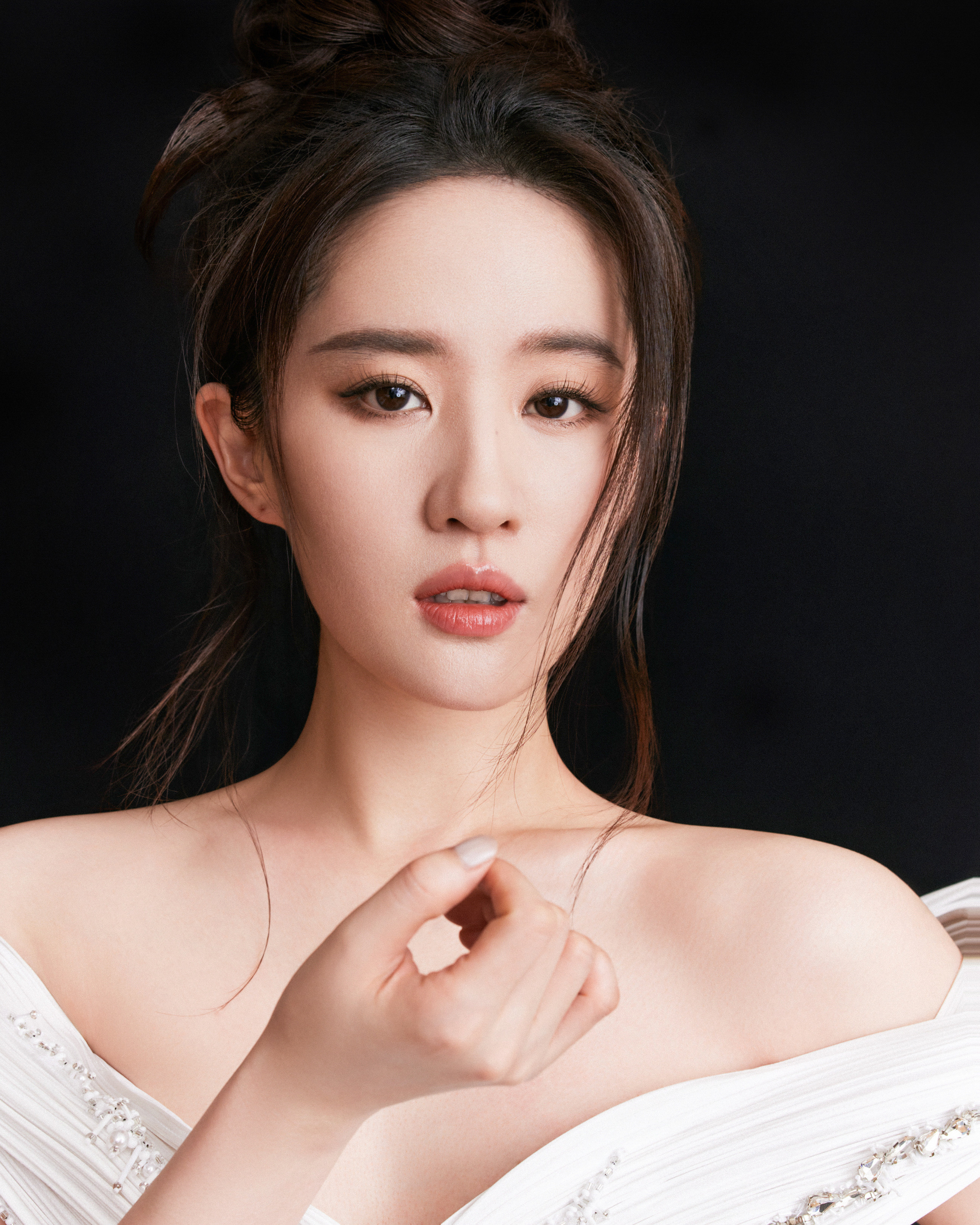 刘亦菲专注做好演员刘亦菲清醒自持获赞