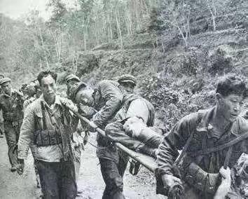 1979年解放军撤兵时，将越南境内的铁轨全都拆了带回国内，对此越南表示强烈不满，