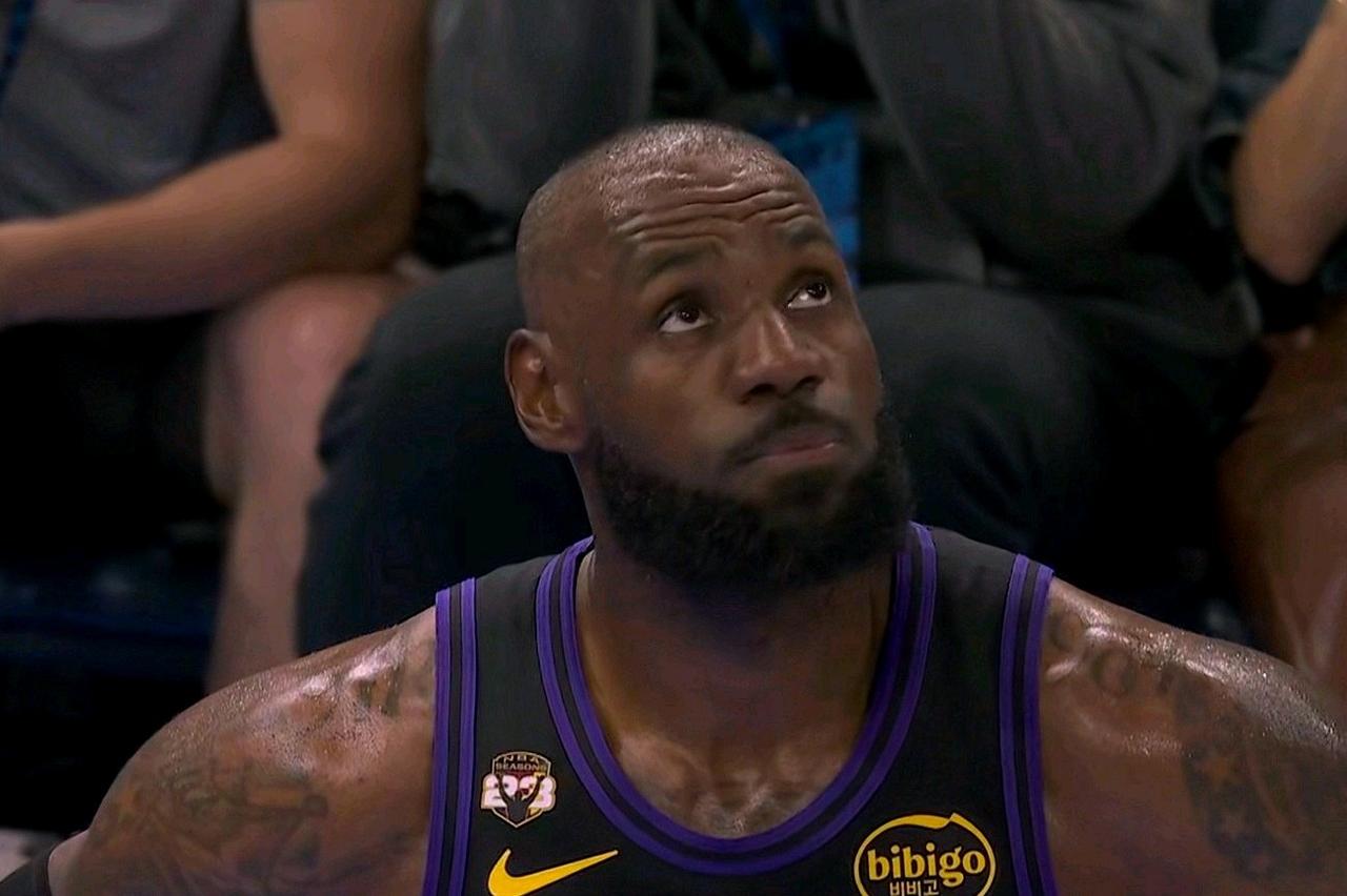 轰82分！湖人被钉在耻辱柱上……实属没想到的，西部第3的湖人与西部第1的雷霆