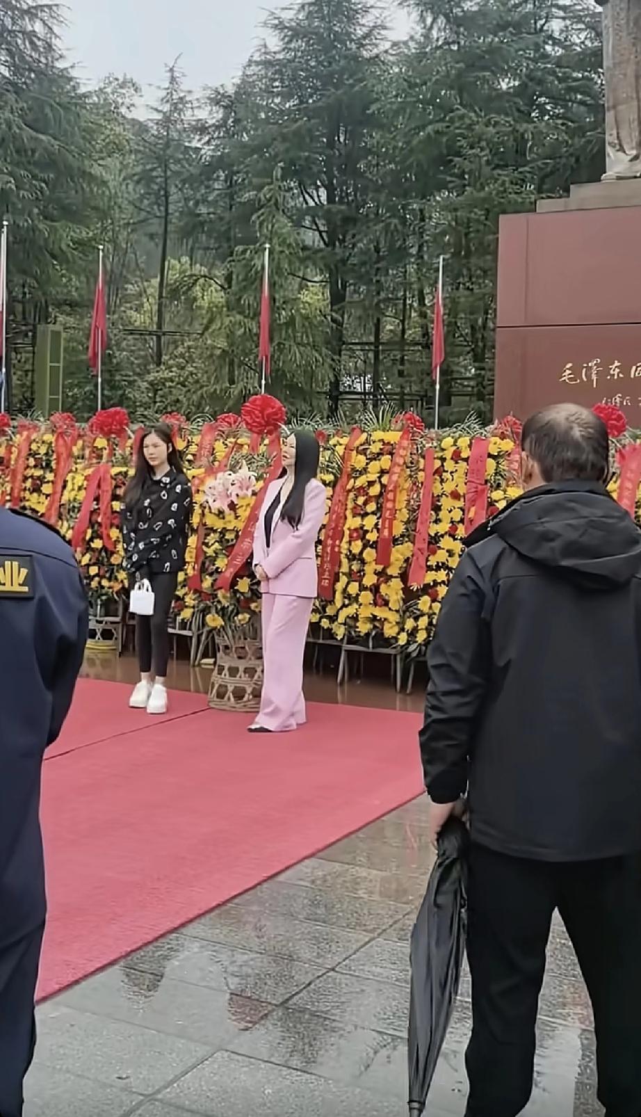 李湘露面了，瘦了不少，短短两个多月的时间，简直是暴瘦！3月29日，李湘与王诗