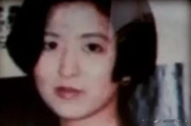 1997年，日本一女高管全身赤裸被勒死在红灯区，她体内的精斑和随身物品，显示她死