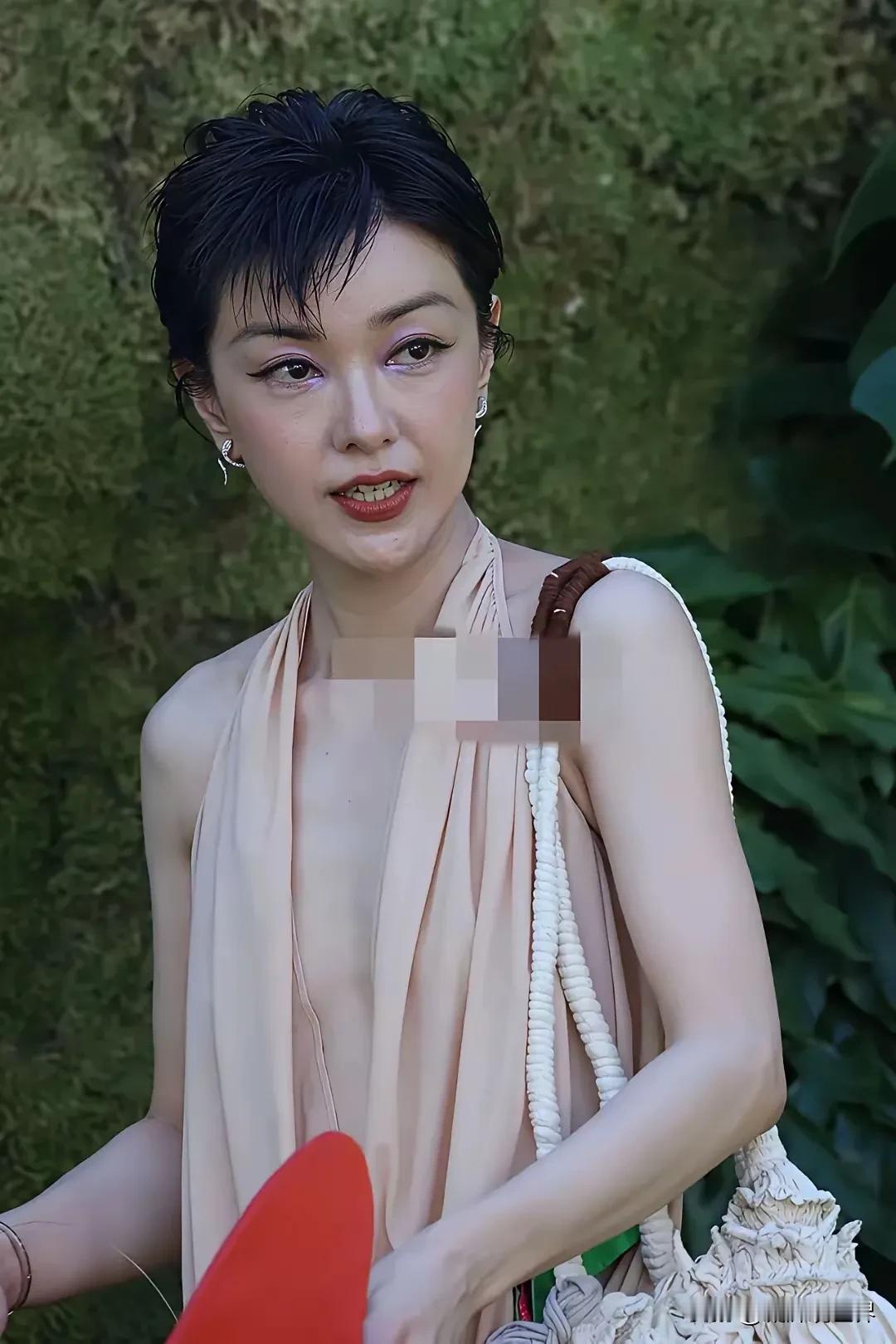 天啦，郭采洁变成这样了！！真是打死也不敢认啊！想当年，郭采洁是多么灵动纯洁