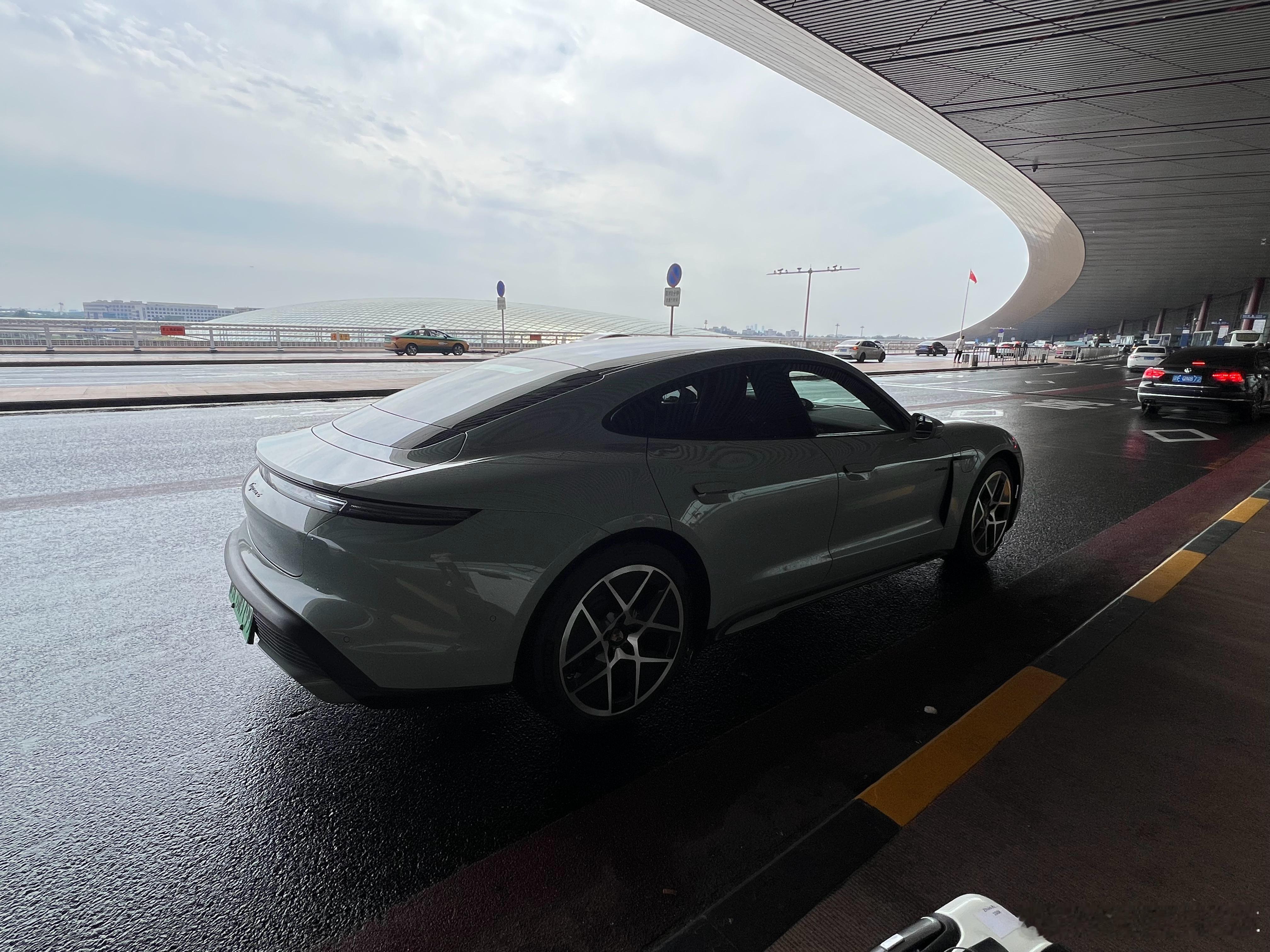 短暂开了两天试驾车，继续出差[爱心]​​​