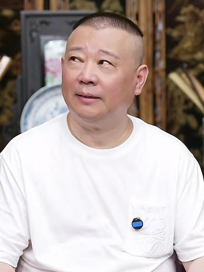 郭德纲徒弟李鹤彪这次真的惹祸了！刚刚相声名家张伯鑫老婆直播时哭着喊话:现在矛盾升