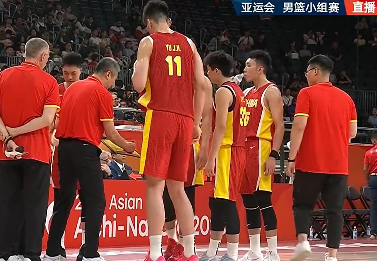 两连胜！中国男篮105-59轻取巴林，球员发挥如下：1、女篮有韩旭，男篮有胡金