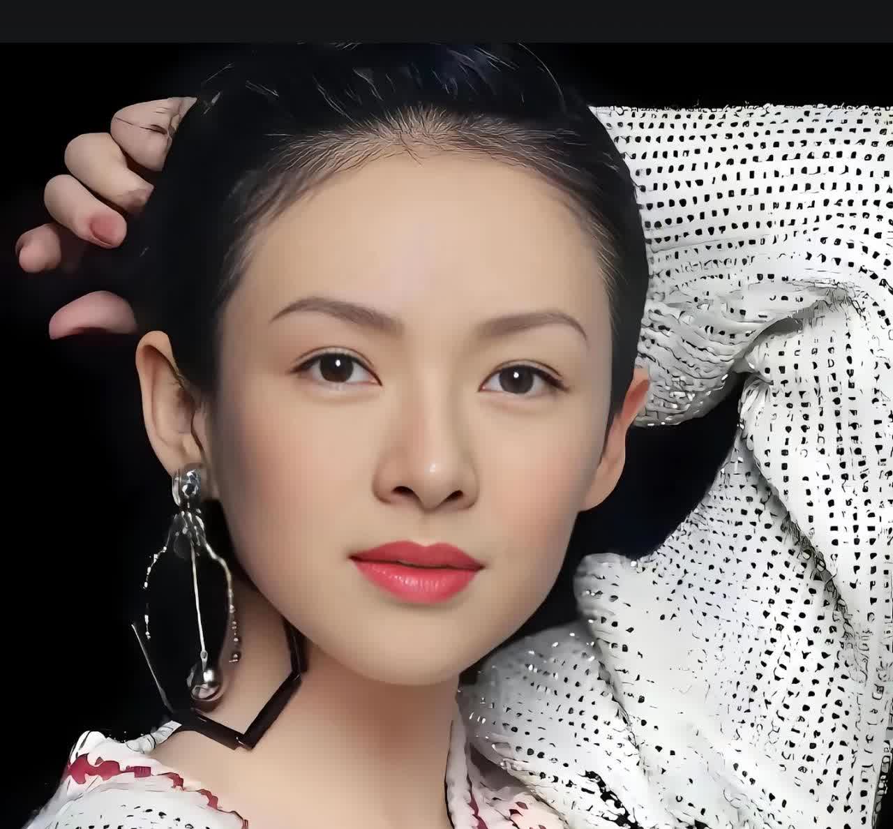 章子怡彻夜难眠！霍启仁娶快30岁泰国媳妇，她当年为何被拒？章子怡