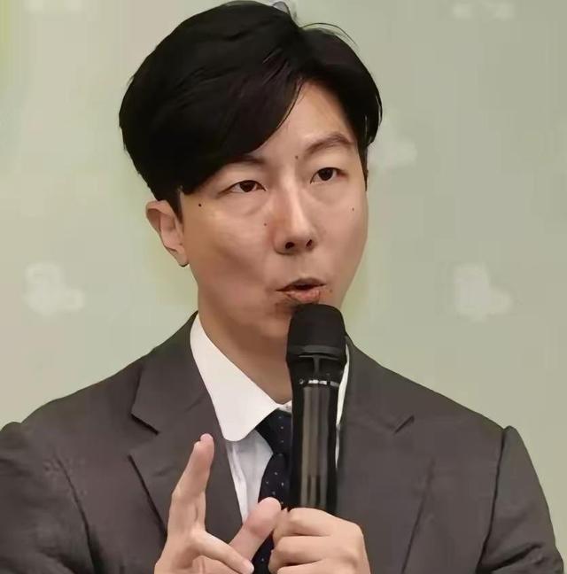 民进党发言人吴铮曾言：“我不是中国人，也不乐见中华民族伟大复兴，我是妥妥的台独，
