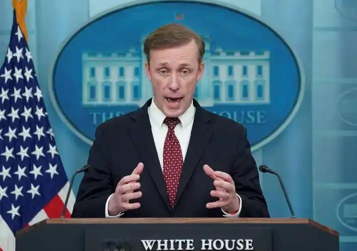 白宫放行英伟达H200芯片，中国企业集体“冷处理”，美方负责人直呼想不到！年末