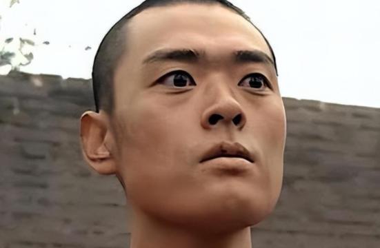 演员李幼斌曾说，拍摄亮剑，张桐扮演我的勤务兵，也就是魏和尚，他年轻，却会抢戏，想