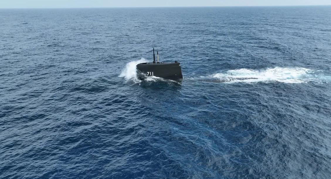 台潜艇总算潜下去了，“青鸟”叫嚣“反攻大陆”遭群嘲，台专家：没必要潜那么深近