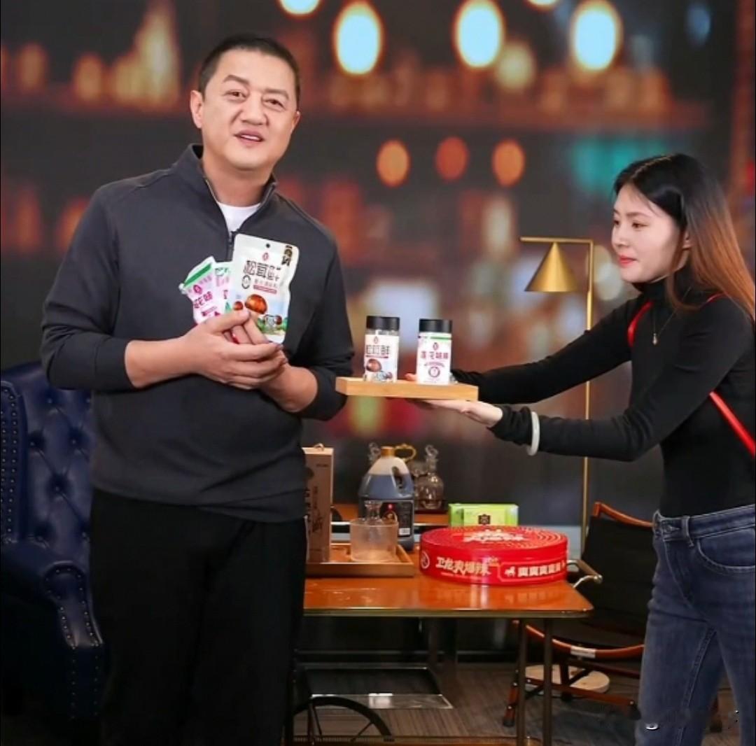 没有套路，没有溢价，一袋几块钱的味精卖了500万这是什么概念，起因是莲花味精捐了