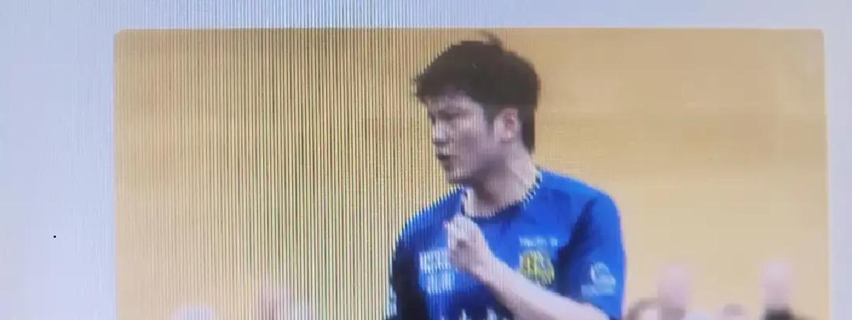 国内赛场，樊振东是绝对的王者。全运会十战全胜拿下金牌，那统治力没得说。可一