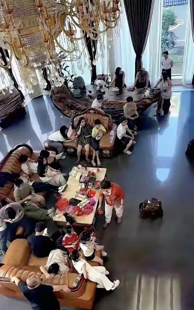 这家绝对是有钱人家！！