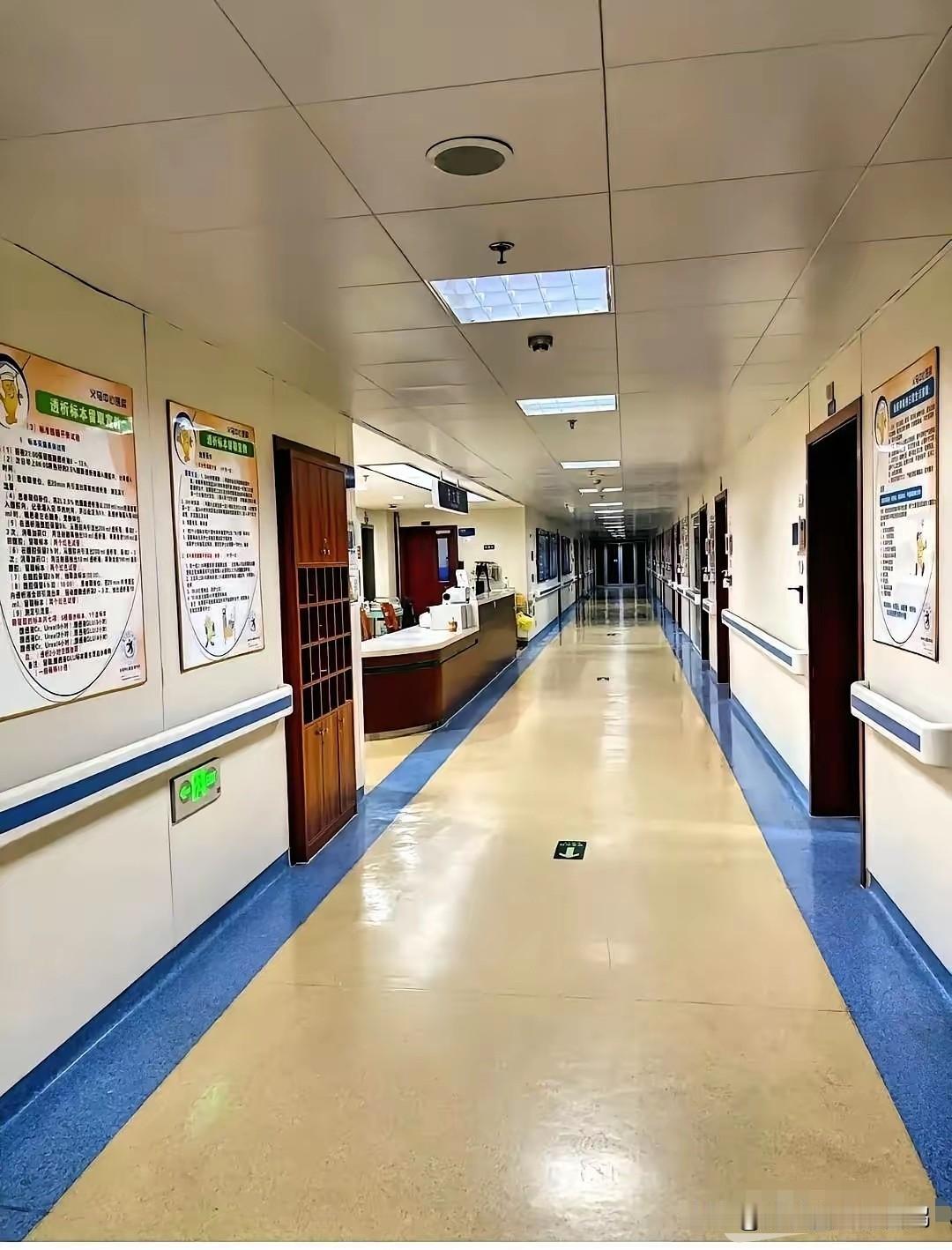 肿瘤医院新规，化疗患者不再住院。打完化疗当天回家，第二天再来，第三天也是如此。