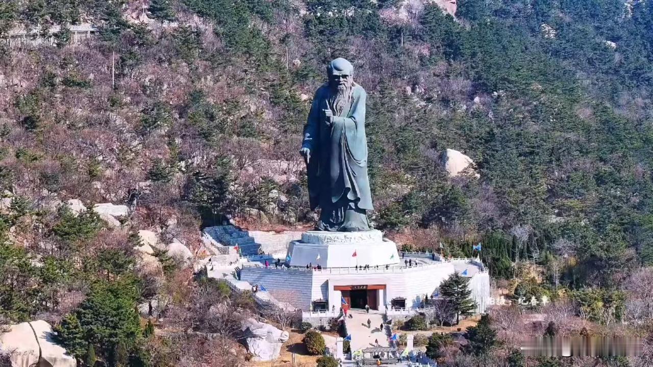 在青岛，有看不厌的海，爬不完的山，20℃的夏天！在青岛，有看不厌的海，一浴、