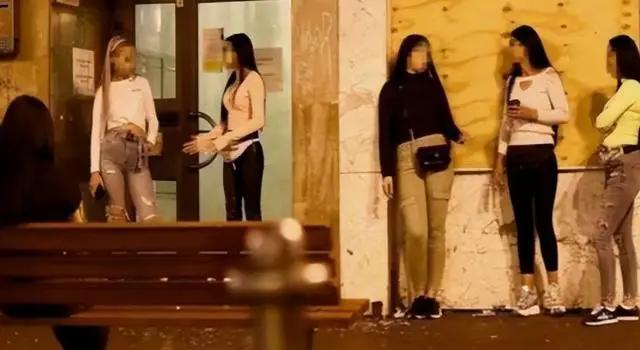 立陶宛又开始指责中国的人权问题。三个月前刚暂停和台湾省的经济合作计划，现在故态复