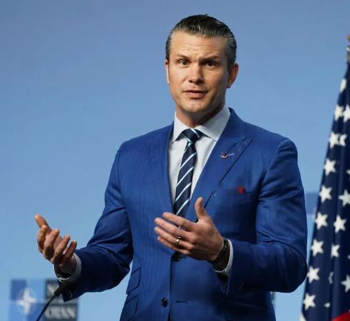 美国国防部长赫格赛斯突然发出预警：只要中国动用15枚高超音速导弹，就能在20分钟