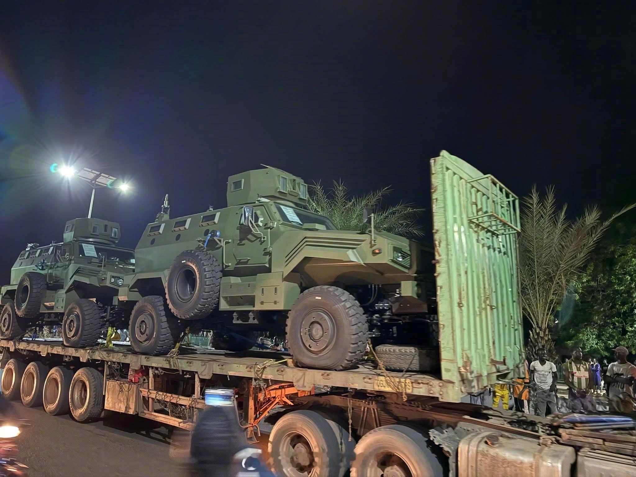 烽火问鼎计划每天认识一件兵器昨晚，一支为马里军队运送新军事装备的车队进入首都巴