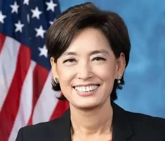 近日，美国众议院表决大力支持台湾加入国际货币基金组织。其幕后策划人是共和党籍极端