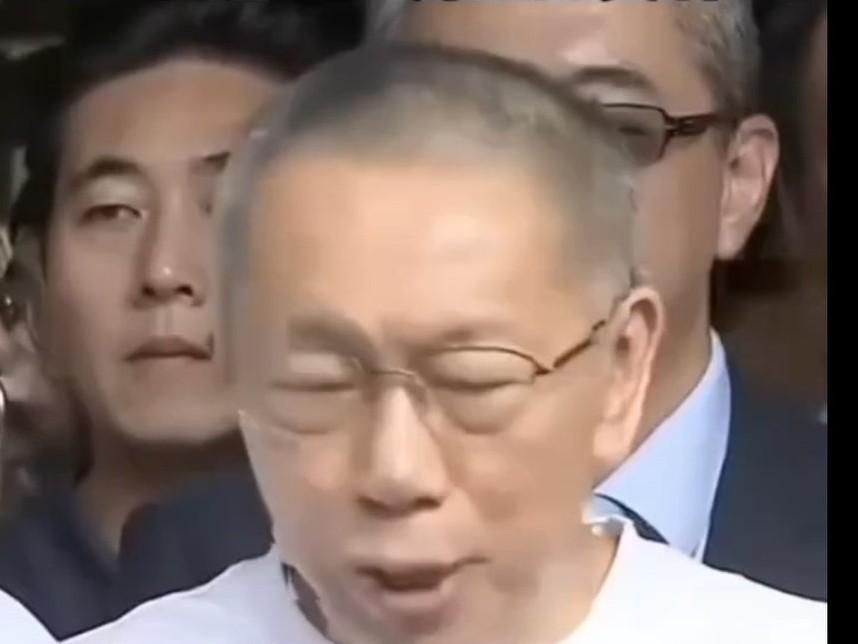 柯文哲在交完保释金后，已回到家里，柯文哲本人言谈中多次表露出“台独”倾向，也曾经